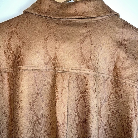 Good American Shacket - Picture 8 of 14